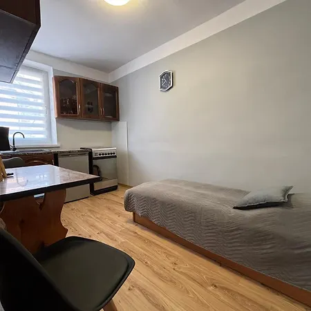 Nad Zatoka 야스타르니아