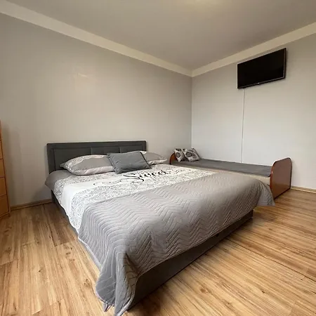 Nad Zatoka 게스트하우스 야스타르니아