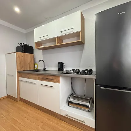 Nad Zatoka 야스타르니아